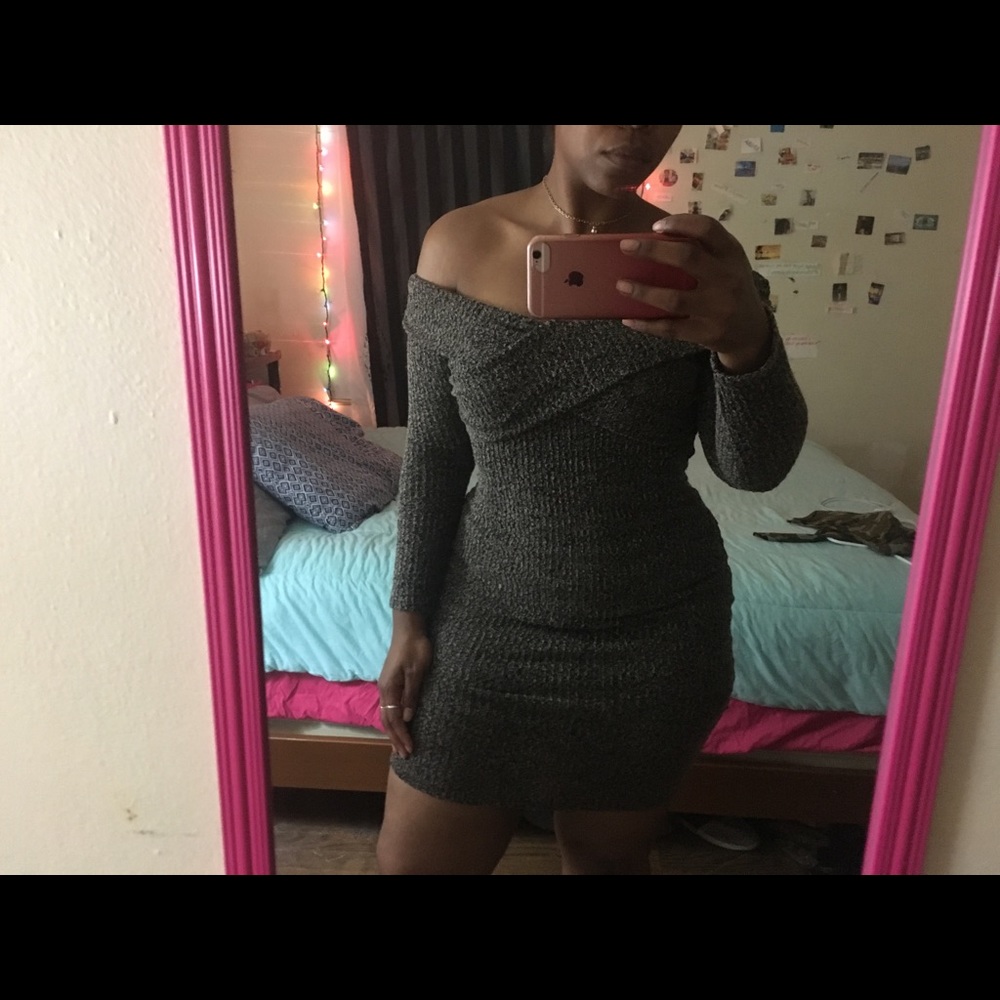 Off the shoulder dress - Picture 2 of 2